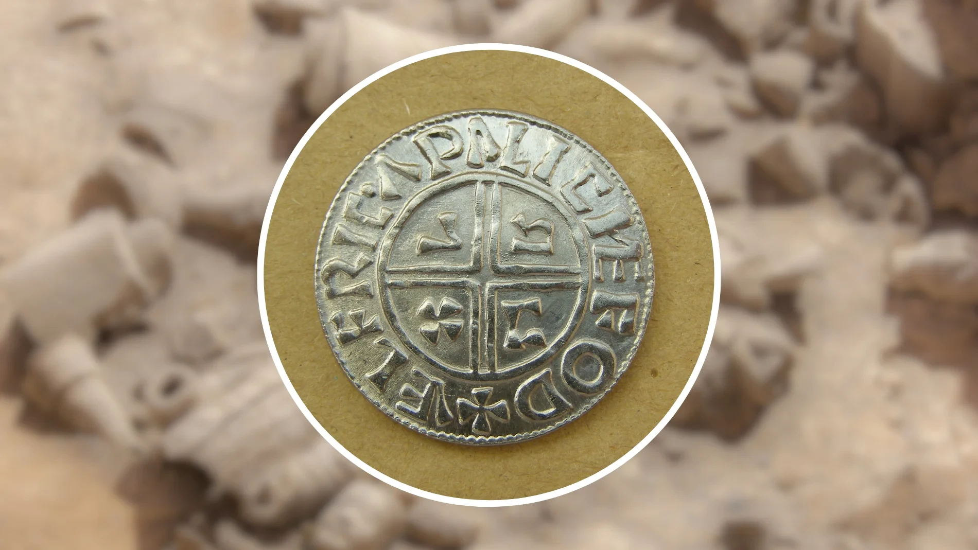 Noruega descubre el mayor tesoro de la época vikinga, con más de 3.000 monedas de plata desenterradas