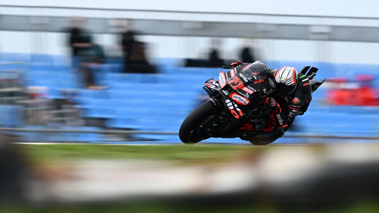 Bezzecchi, Moreira y Almansa dominan sus categorías a ritmo de récord