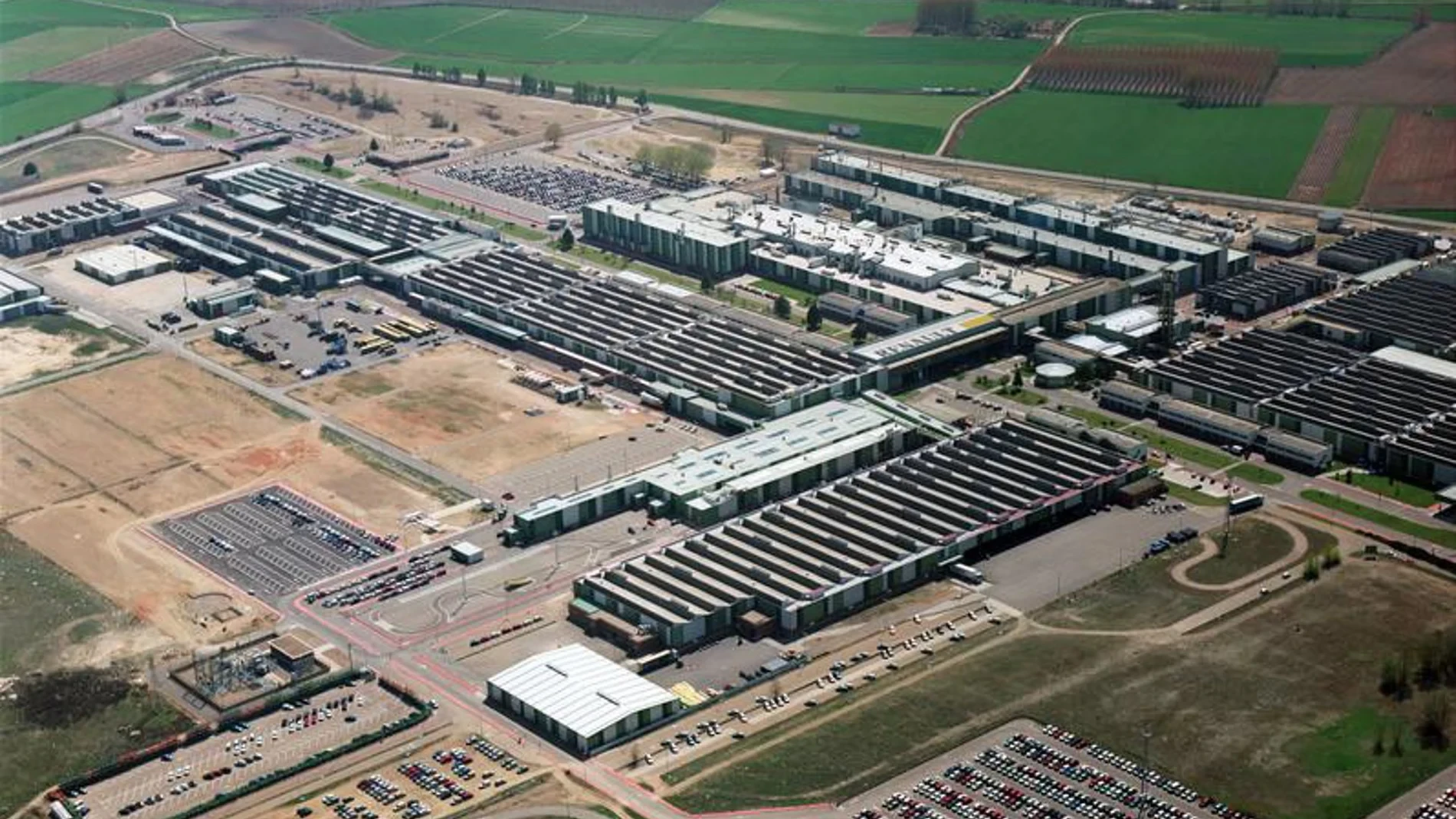 Renault suspende la adjudicación de nuevos modelos a España ante la postura inflexible de los sindicatos