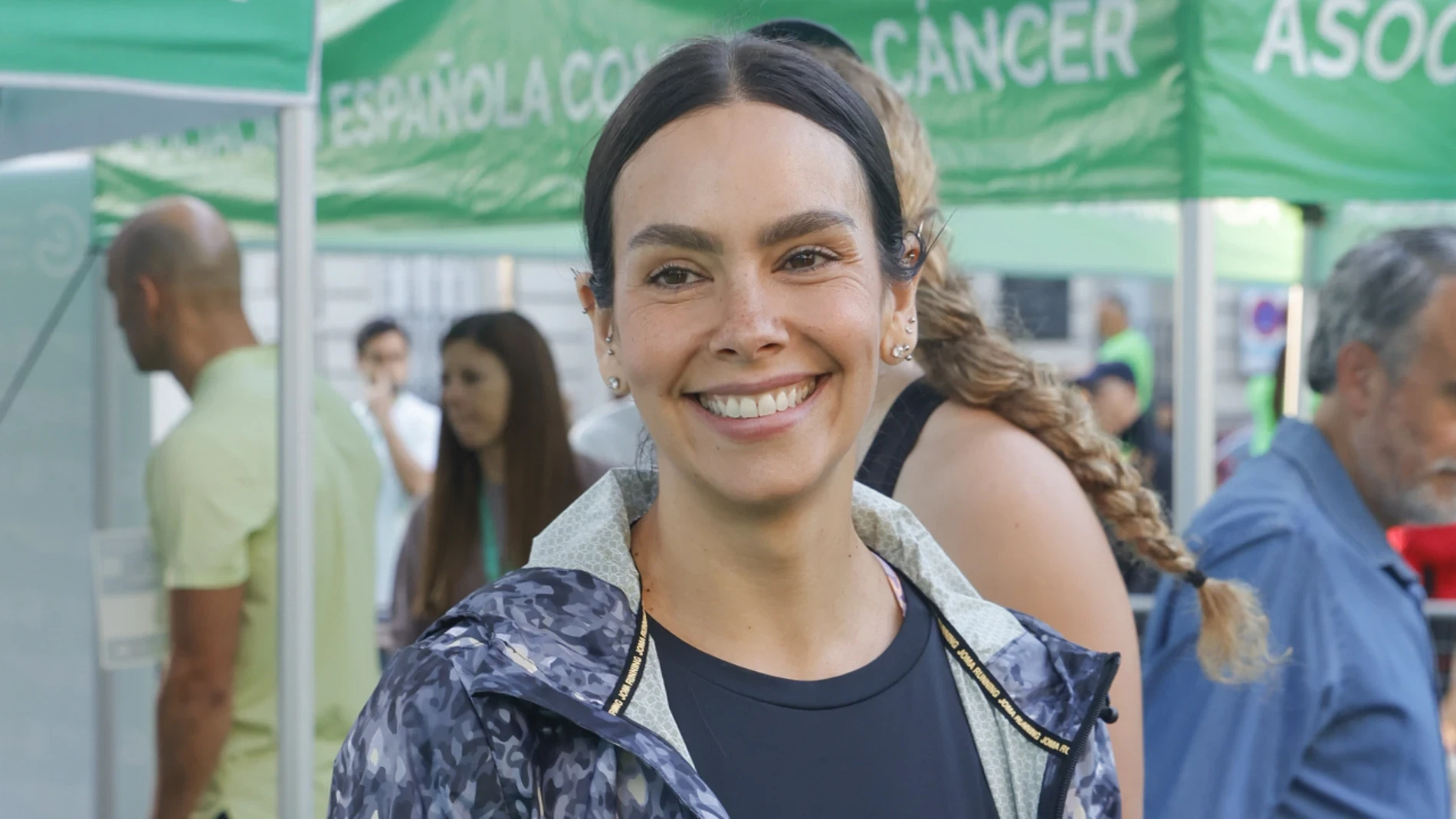 Si esta primavera tienes una carrera, el look de Cristina Pedroche es el uniforme perfecto que sí estiliza