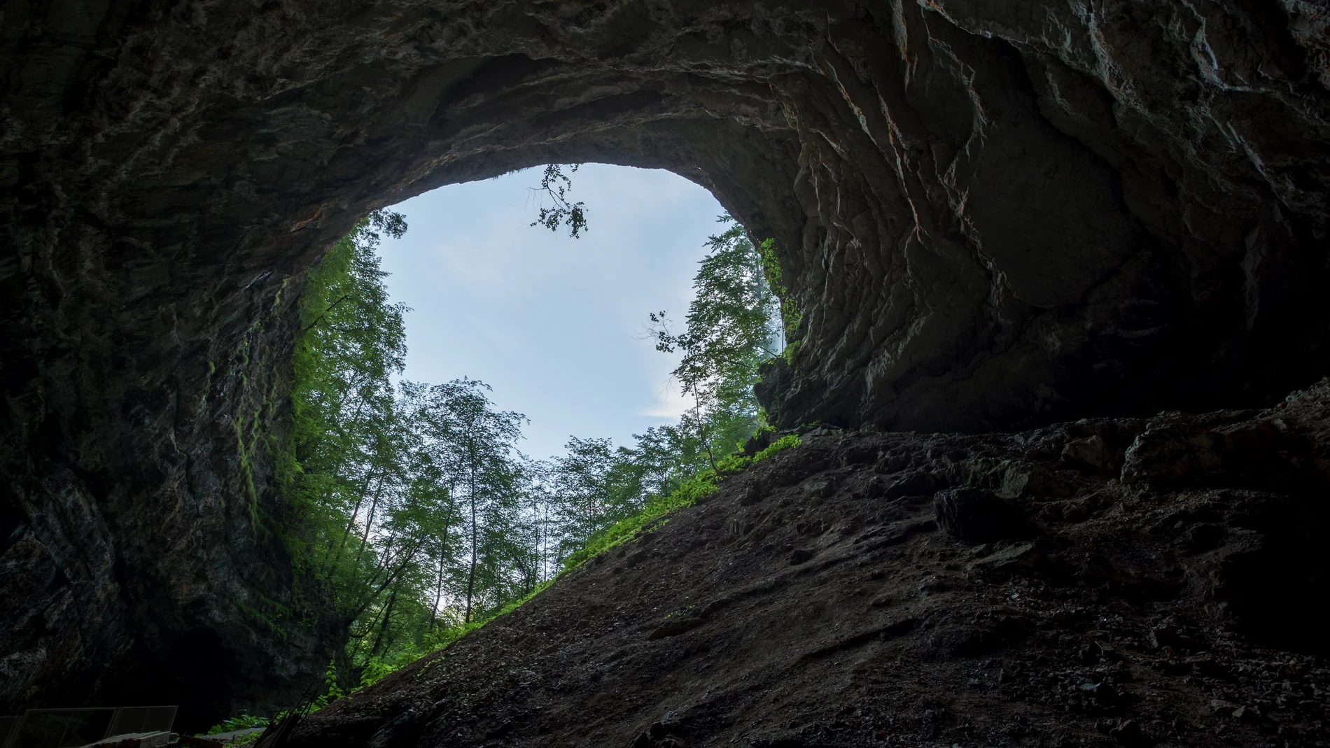 Abren una cueva que había permanecido sellada más de 40.000 años en Gibraltar: “Podría haber sido hogar de los últimos neandertales”