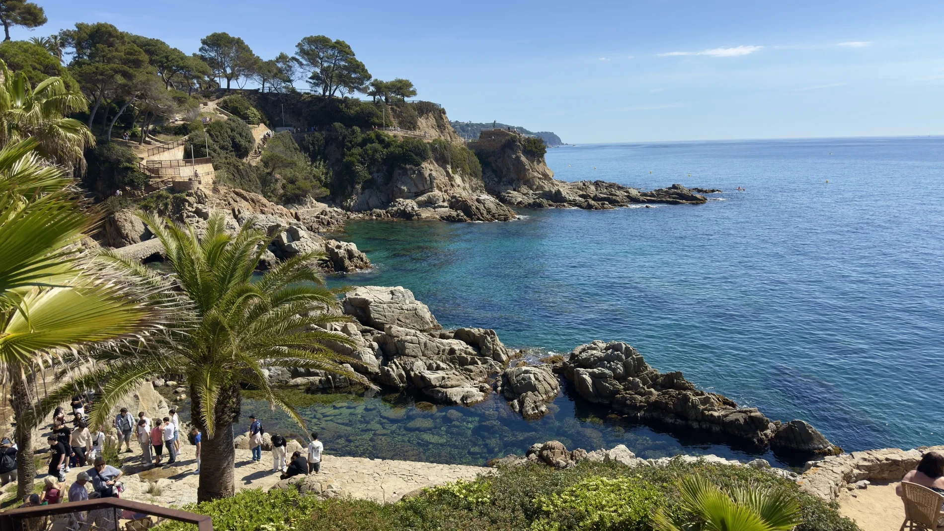 Lloret de Mar, más allá del tópico: calas, rutas y rincones con historia en la Costa Brava