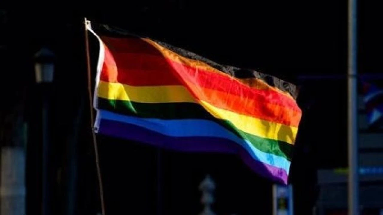 La directora de un colegio se suicida el primer día de clase tras sufrir una campaña homófoba en Reino Unido