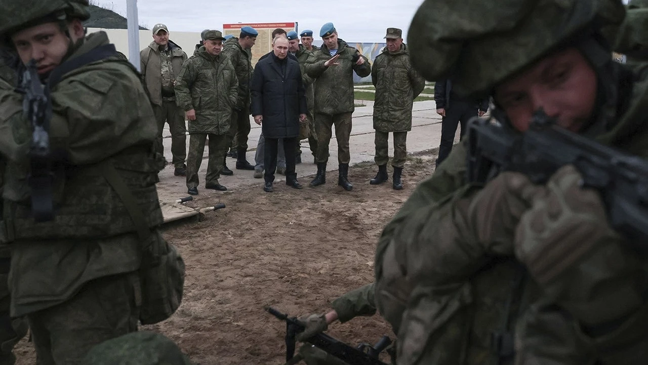 Así es el 'Soriatnik' ruso: el nuevo casco de combate con inteligencia artificial que podría revolucionar la guerra moderna