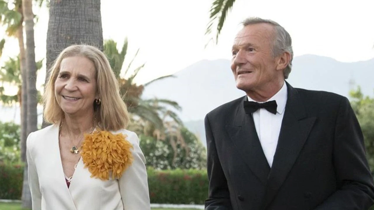 La eterna sevillana: la Infanta Elena, felicidad gourmet y zapatillas Adidas