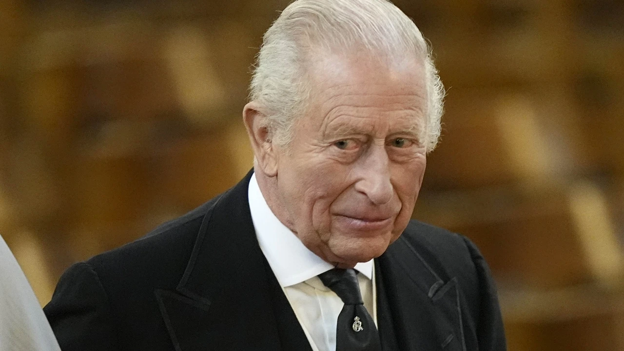 El rey Carlos III busca un asesor de seguridad: 80.000 euros y trabajo híbrido
