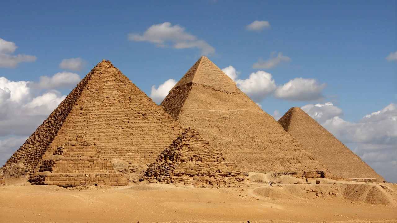 Egipto ya tenía policía hace 3.300 años: encuentran un silbato que revela vigilancia en las tumbas de los faraones