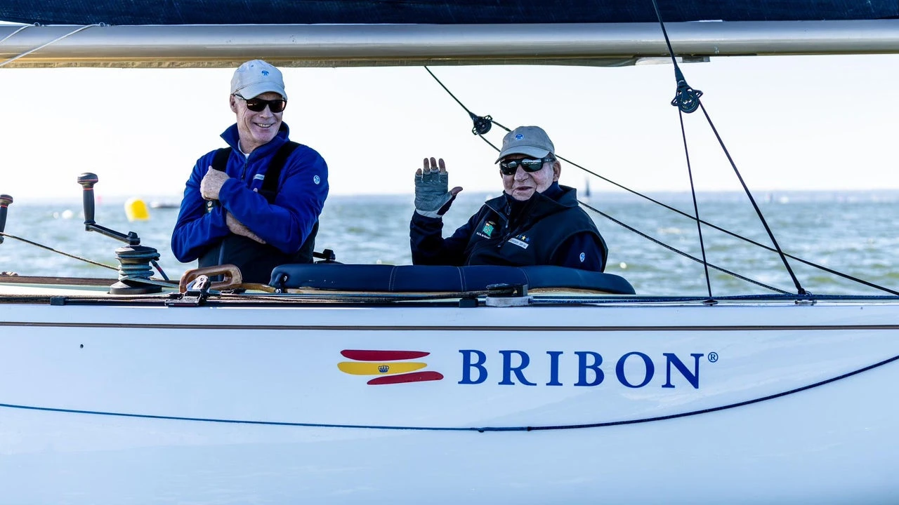 Don Juan Carlos quiere volver a ser visible (y que le llamen 