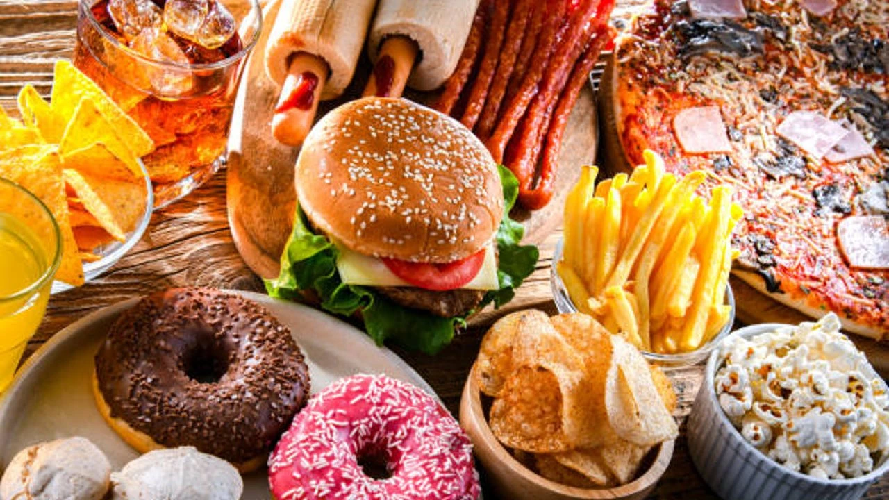 Ni el repollo ni las legumbres: estos son los 5 alimentos que mayor inflamación causan