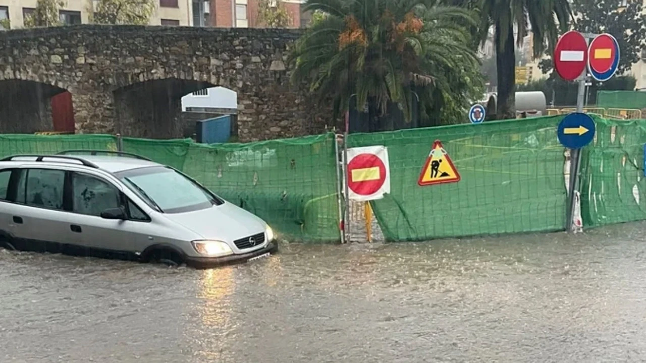 ¿No puedes ir al trabajo por la lluvia? Estos son los requisitos para pedir un permiso de cuatro días con sueldo completo