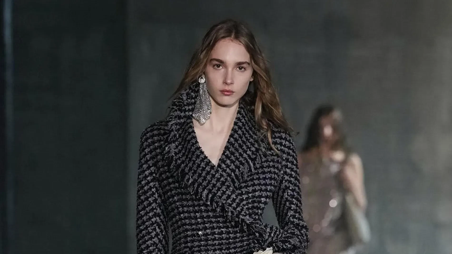 Del glamour del viejo Hollywood a los vestidos florales: así ha sido el espectacular debut Crucero 2027 de Jonathan Anderson para Dior en Los Ángeles