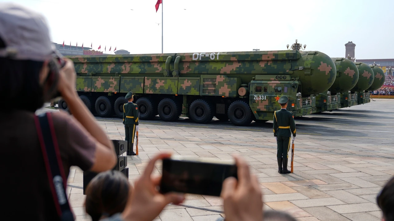E Ejército Popular de China presenta su arsenal nuclear más avanzado y armas no tripuladas de última generación