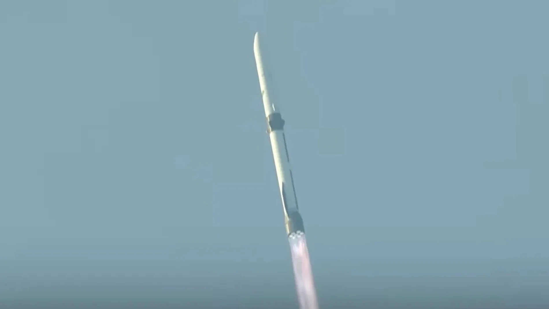 Blue Origin logra reutilizar la primera etapa del New Glenn, pero la segunda lanza la carga en una órbita no prevista