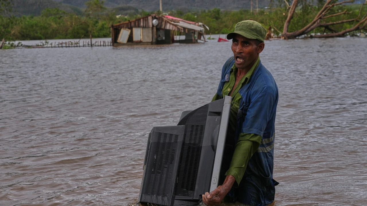 El devastador paso del huracán Melissa deja casi 50 muertos en Haití y Jamaica
