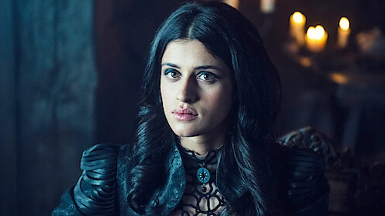 La actriz Anya Chalotra revela cómo The Witcher transformó su carrera y su forma de entender la actuación