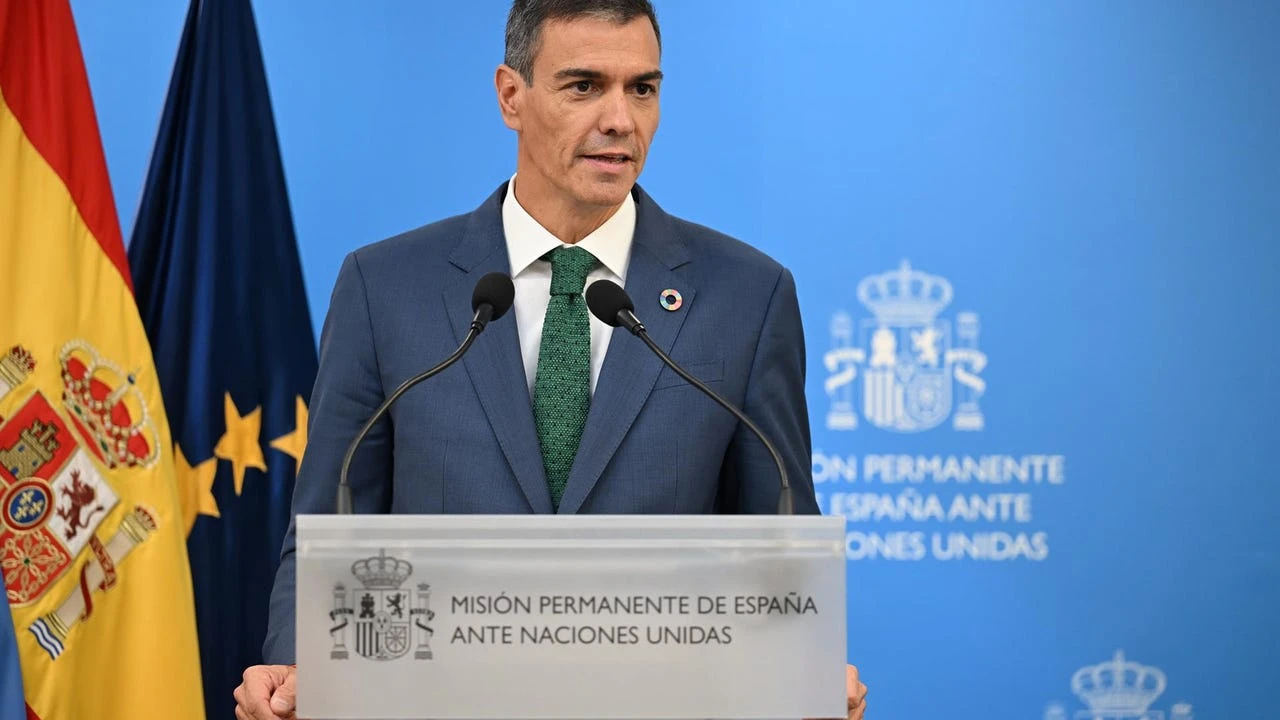 Sánchez esquiva dar explicaciones sobre el buque enviado para apoyar a la Flotilla de la Libertad