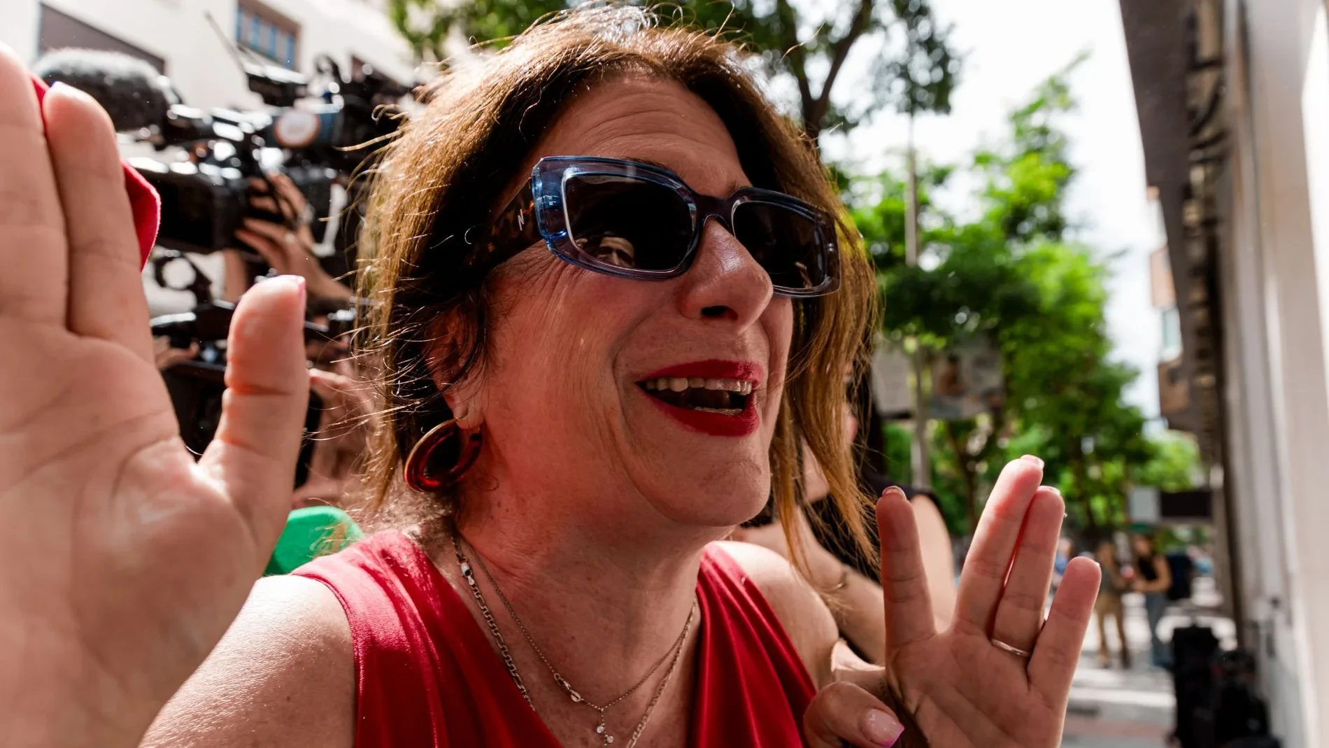 La crónica de Marta Robles: Joyas, fontanería fina, juicios varios y tanto escándalo como cinismo