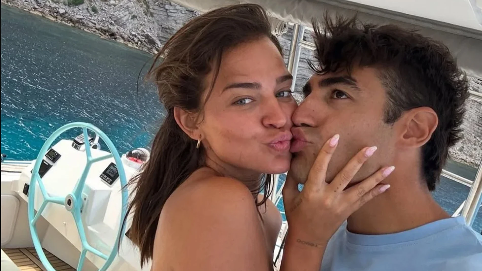 Laura Escanes y Joan Verdú, apasionada travesía por el Mediterráneo en un catamarán