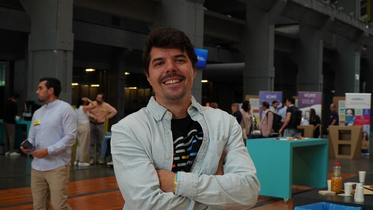 Víctor Gómez, CEO de la escuela tecnológica más rentable de España: “Si crees que la IA no va a cambiar los puestos de trabajo, lo vas a perder”