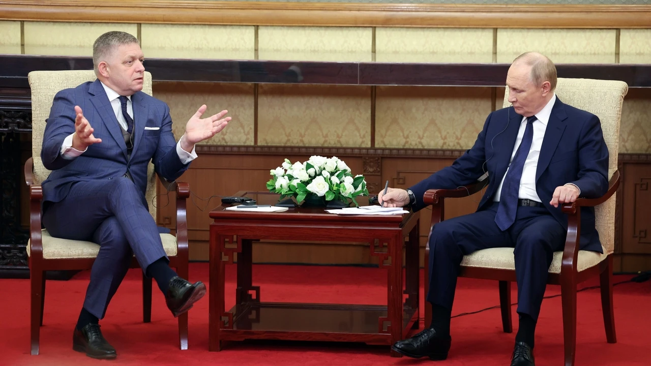Así ha sido la reunión entre Putin y Robert Fico, primer ministro de Eslovaquia