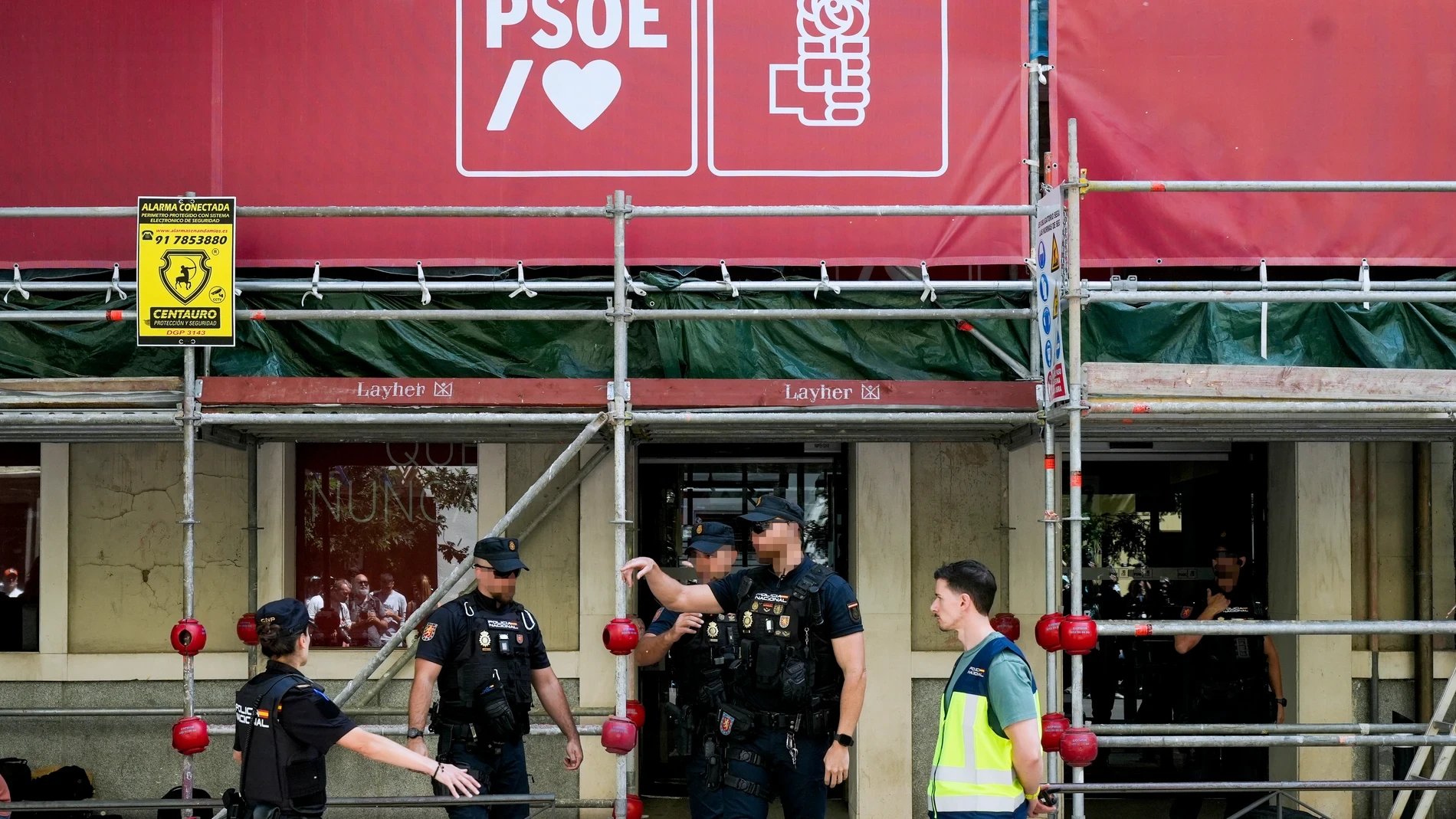 Pagos a las cloacas del PSOE camuflados bajo el paraguas de las 