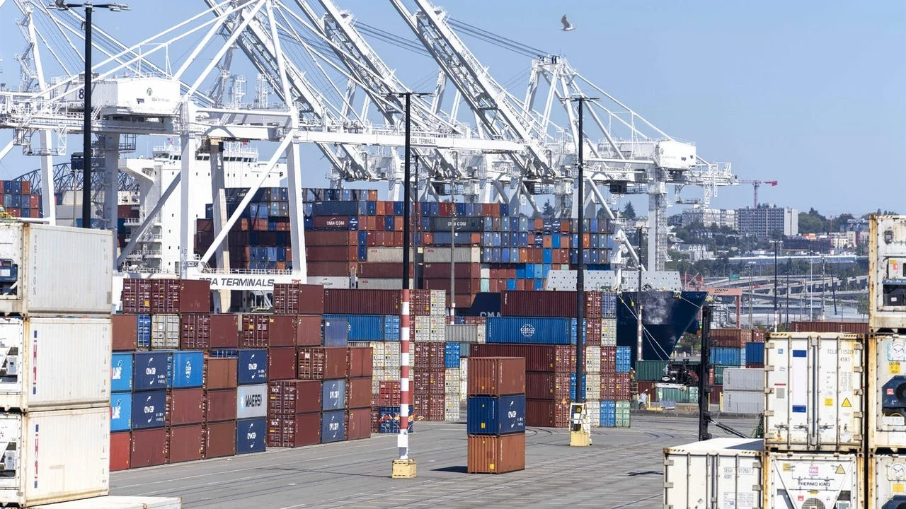 Trump anuncia una nueva batería de aranceles, incluido el 100% a todos los productos farmacéuticos