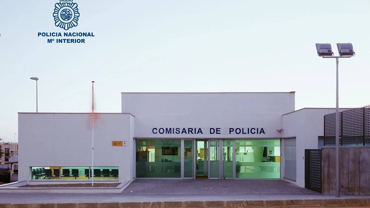 Detenida una pareja de policías que hacía pasaportes sin requisitos por 15.000 euros