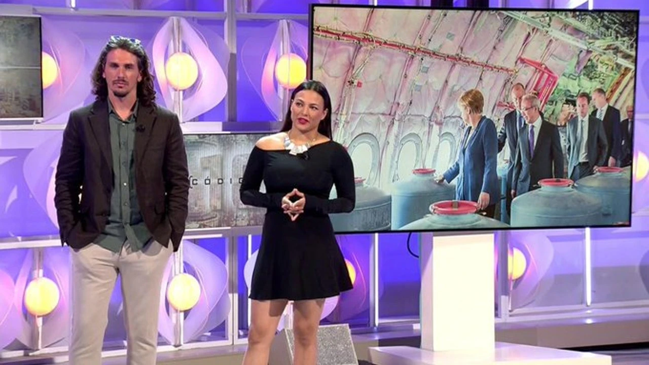 Elisa Mouliaá se alinea con el terraplanista Javi Poves para advertirnos que los aviones 
