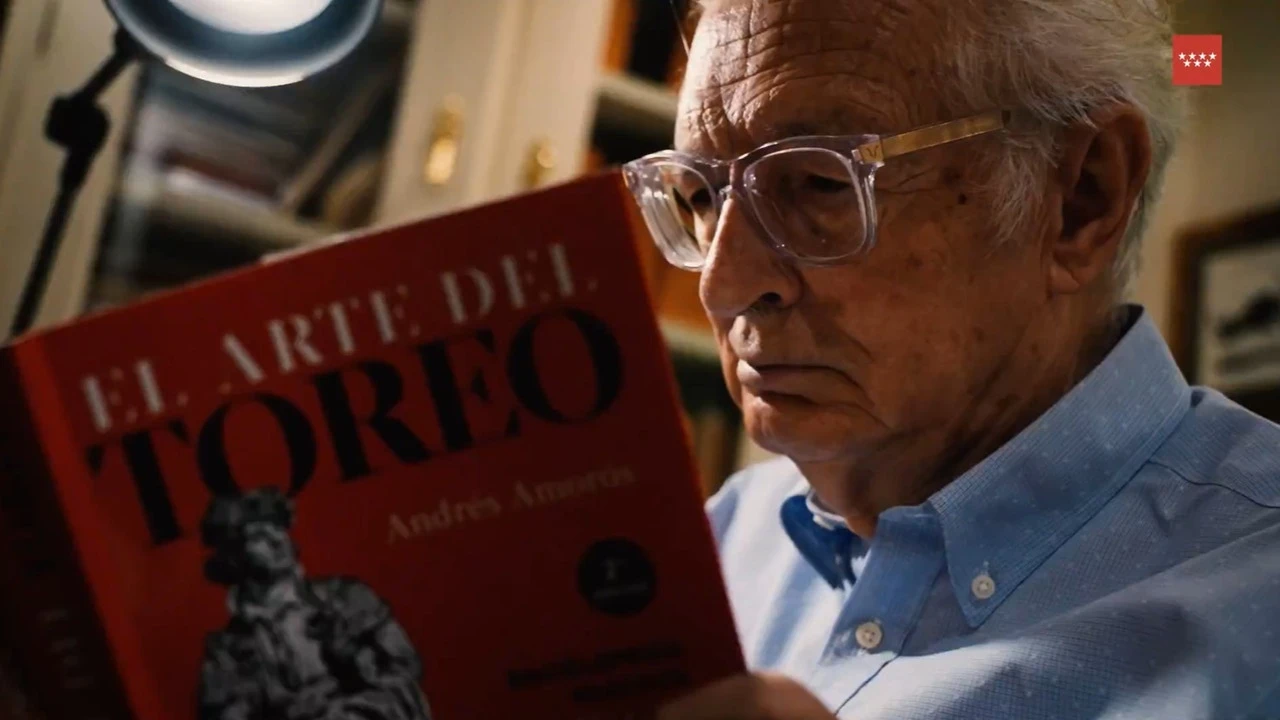 Andrés Amorós arremete contra el ministro Urtasun al recibir el premio de Tauromaquia en Madrid