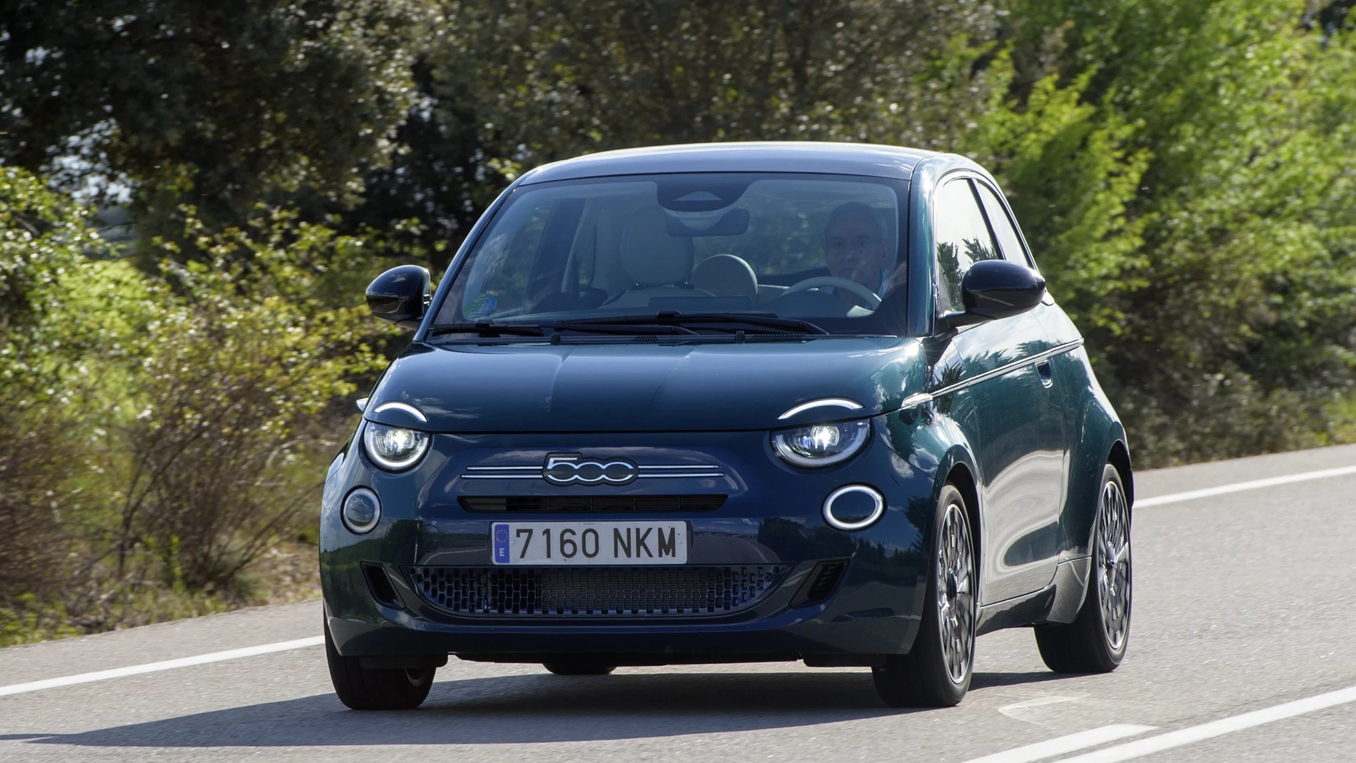 Fiat 500 Hybrid: el icono urbano se reinventa con tecnología híbrida, etiqueta ECO y bajo consumo