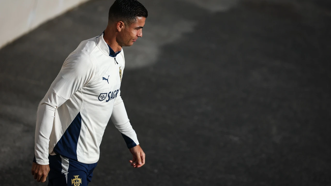 Todo el mundo comenta este vídeo de Cristiano Ronaldo pegándole un empujón a un fan: 
