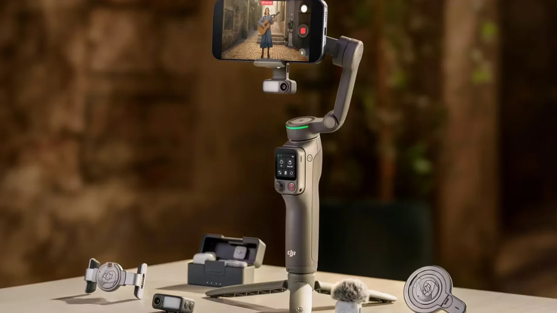 DJI presenta el Osmo Mobile 8 P, la cruza entre un dron y un gimbal