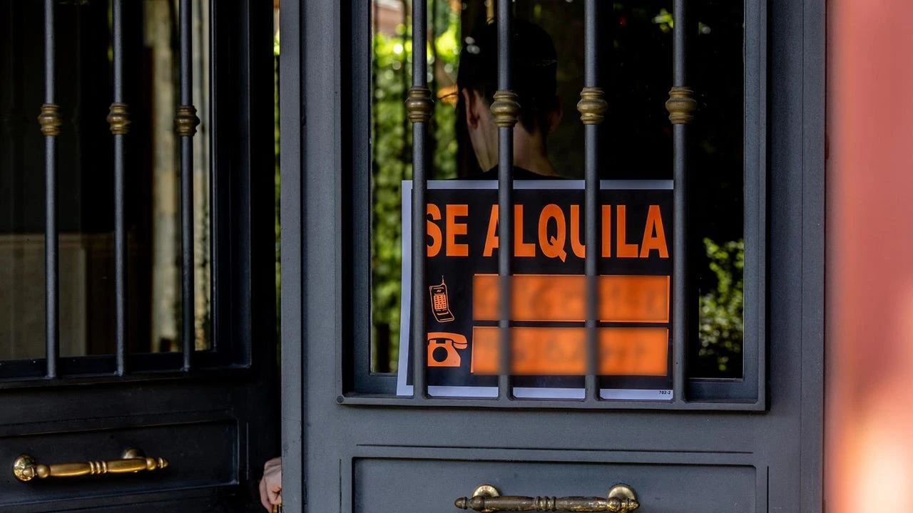 La subida de las rentas aprieta y la deuda de los inquilinos morosos por impagos del alquiler se eleva ya a 7.957 euros de media, un 4,23% más