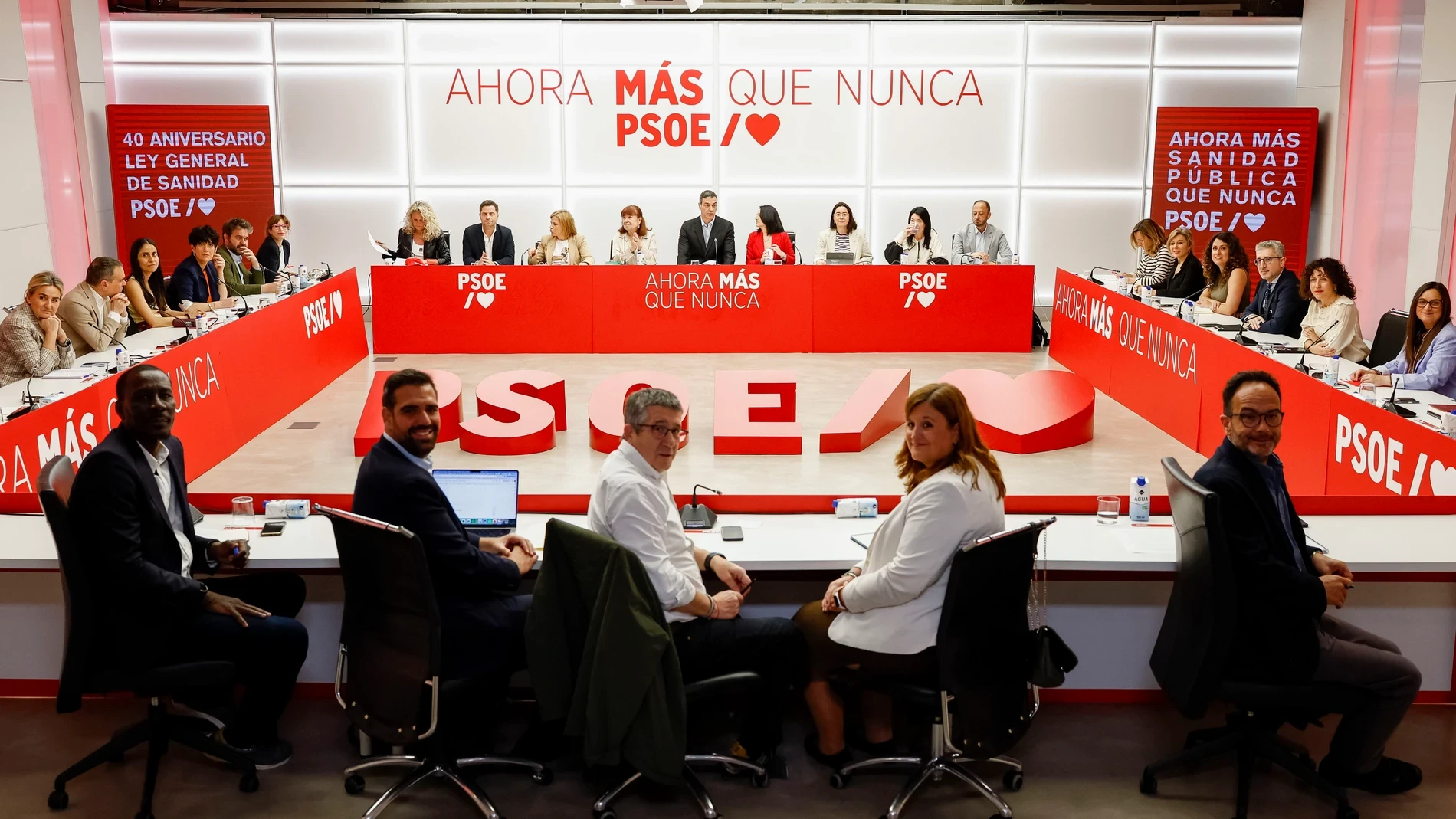 Cisma en el PSOE: Ferraz ya no convence a los suyos