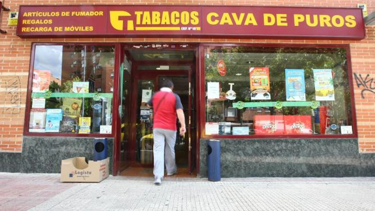 José Nicolás, dueño de un estanco: 