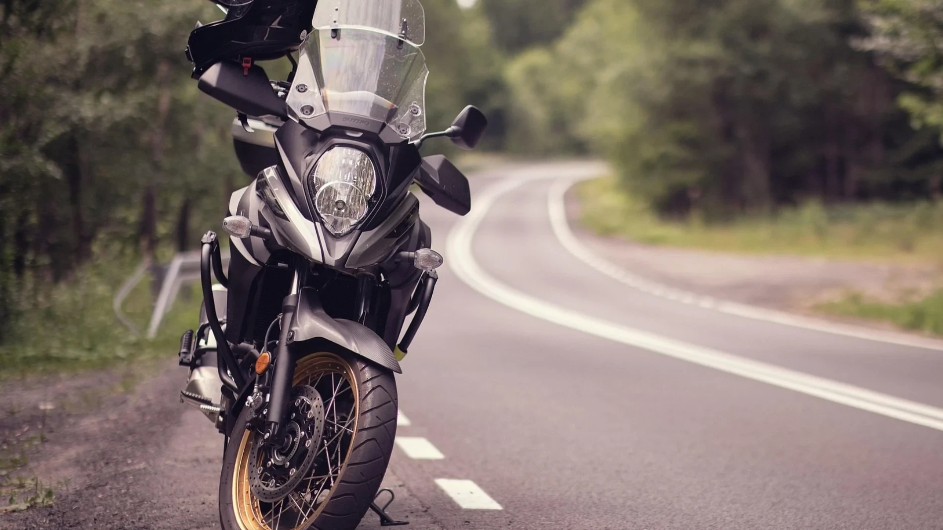 El checklist imprescindible para tu moto antes de primavera: de la batería al aceite