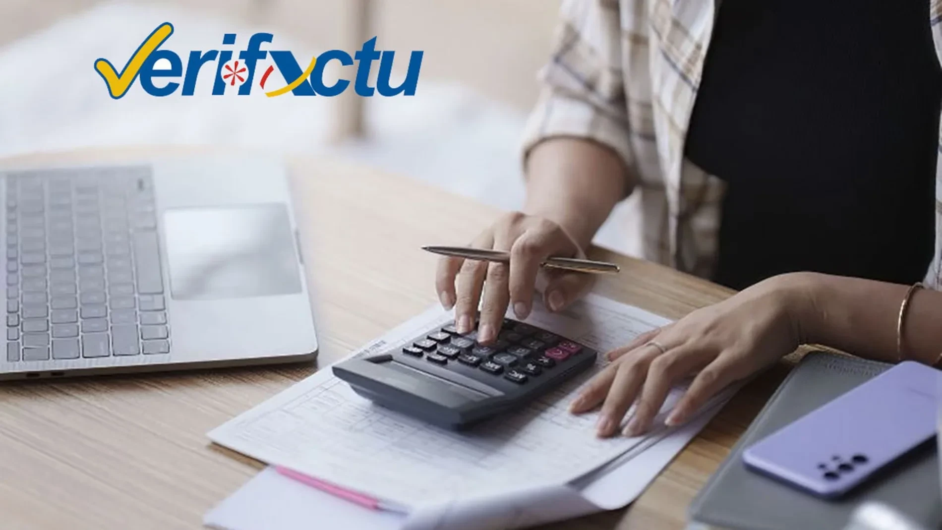 Los gestores administrativos advierten de que la Factura Electrónica Obligatoria puede arrastrar a miles de pequeños negocios a VERIFACTU
