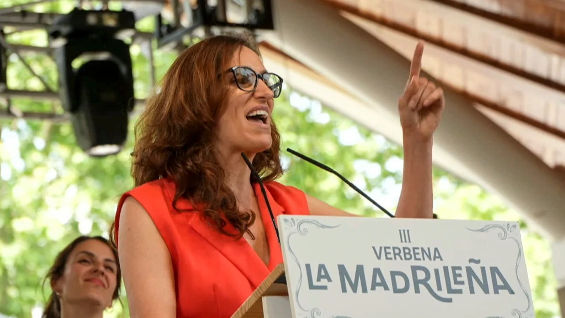 ¿Mónica García es médica?