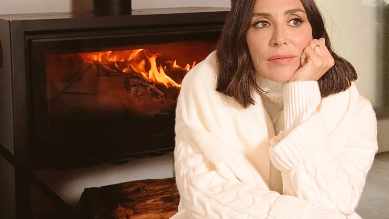 Tamara Falcó se refugia del frío con el abrigo de cashmere de casi 2.000 euros más elegante (y gustoso) de noviembre