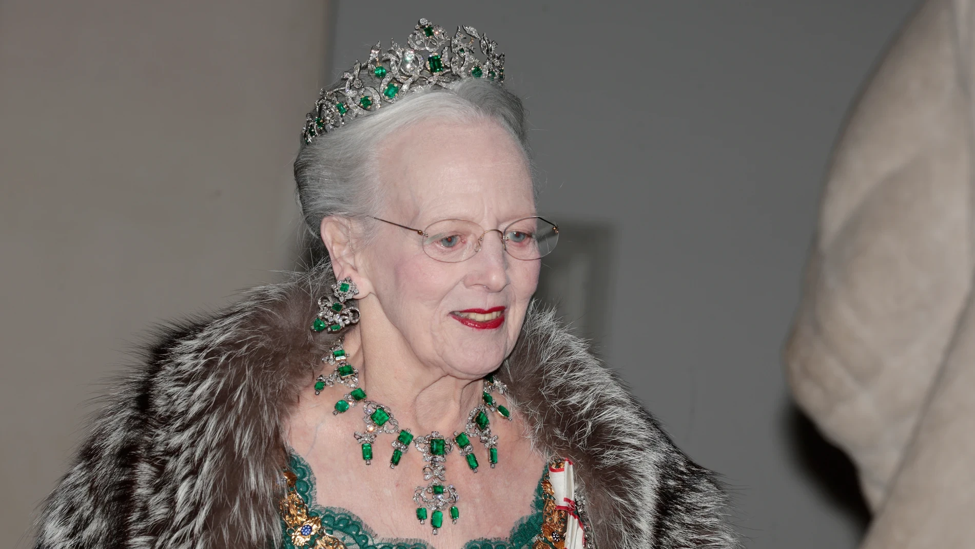 La reina Margarita recibe el alta hospitalaria y cancela su agenda