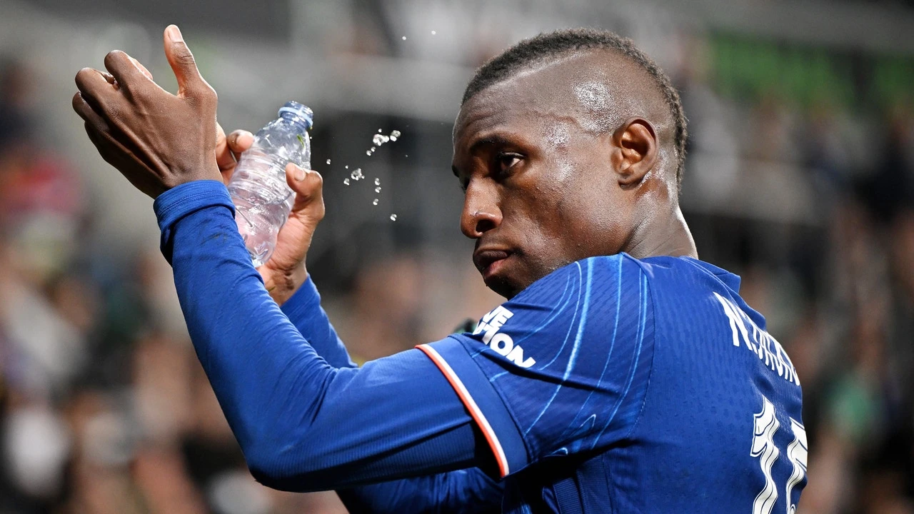 El Chelsea cancela la cesión de Nico Jackson al Bayern cuando el futbolista se encontraba ya en Múnich