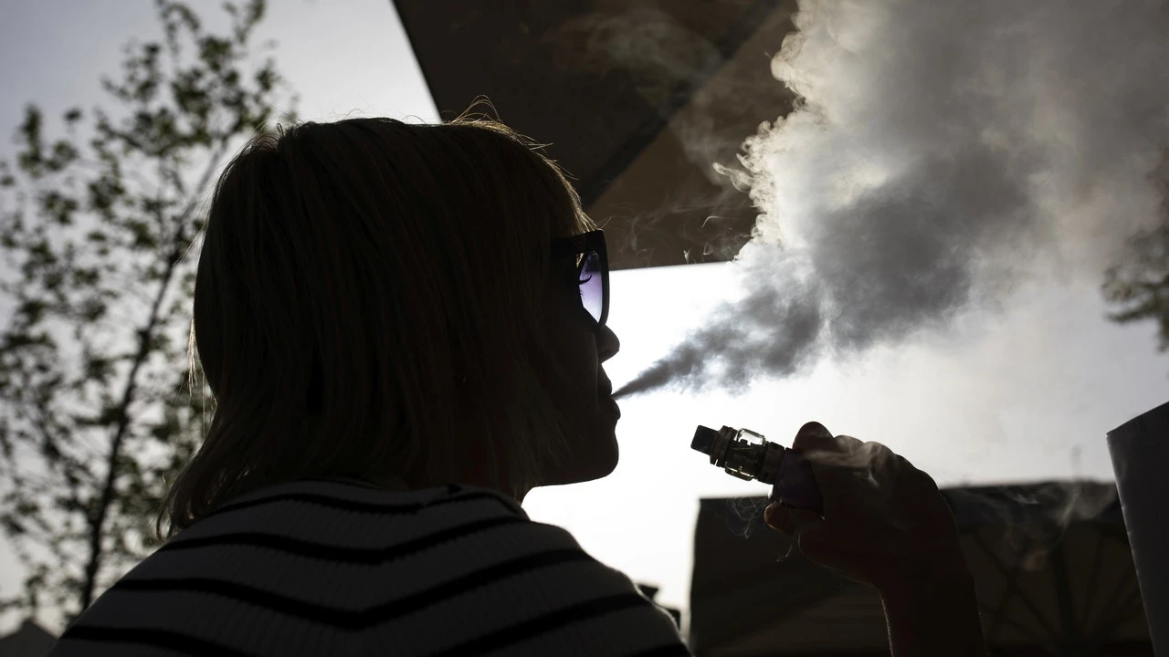 Se fuma menos a diario si hay alternativas al cigarro