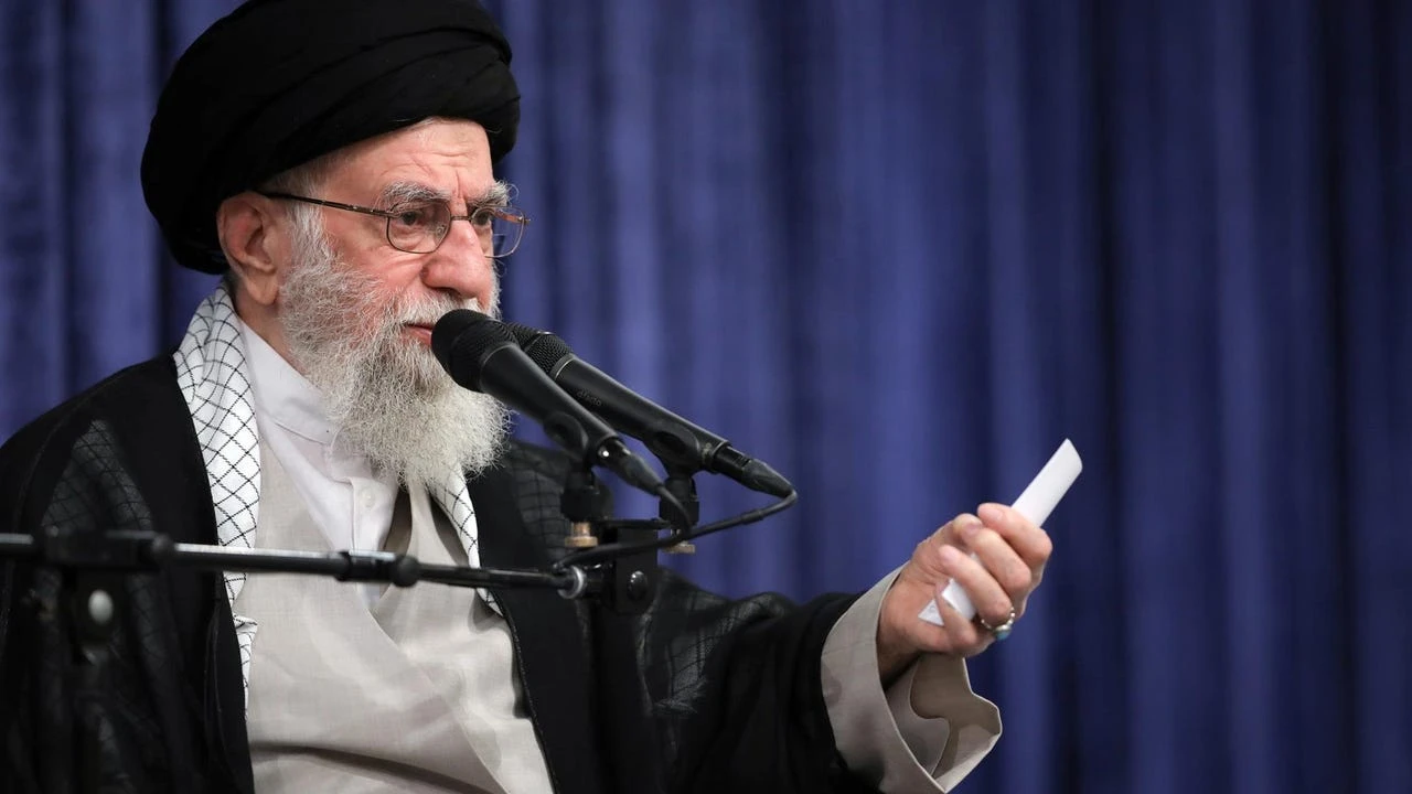 Irán advierte de que podría interrumpir su cooperación con el Organismo Internacional de Energía Atómica si se activan sanciones