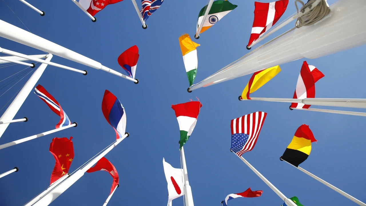 Los dos únicos países del mundo que tienen una bandera cuadrada en vez de rectangular