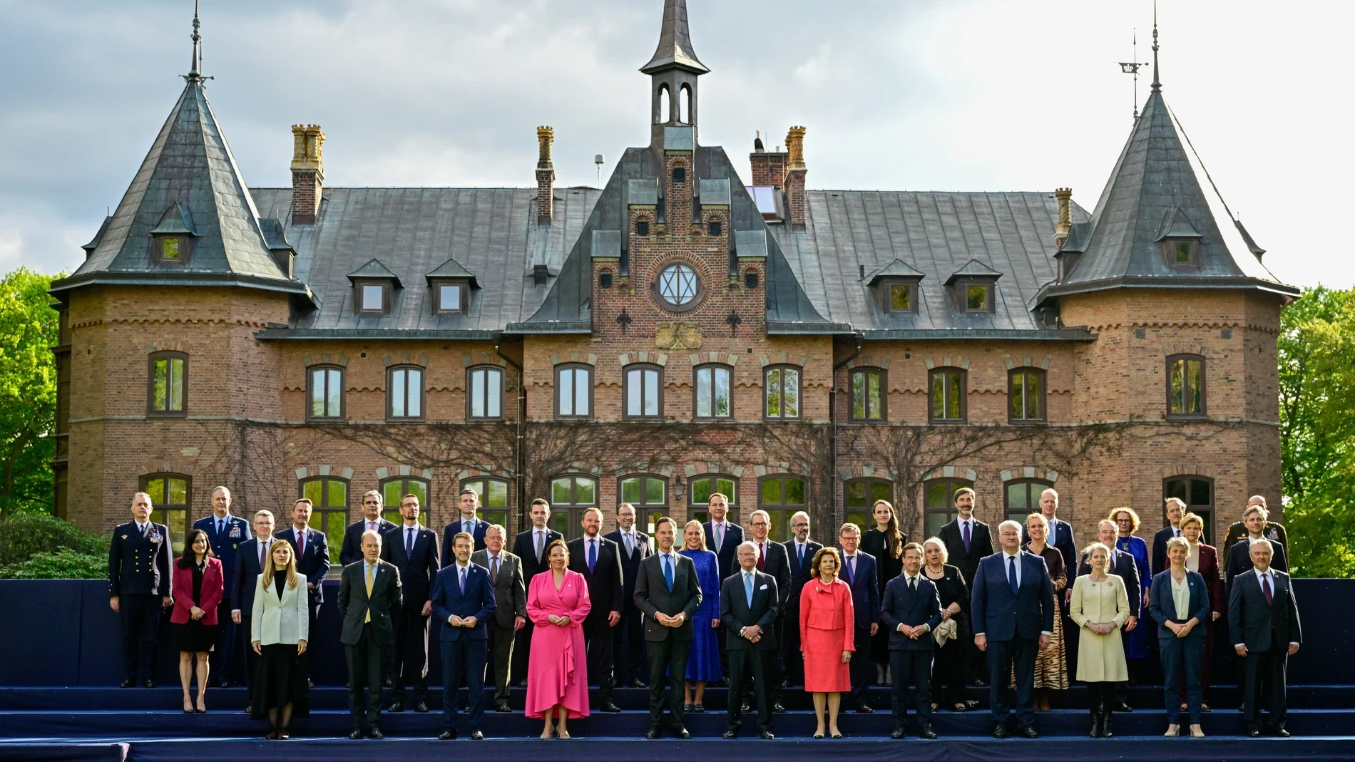 Suecia exhibe su nueva musculatura militar en la primera gran reunión de la OTAN en suelo sueco
