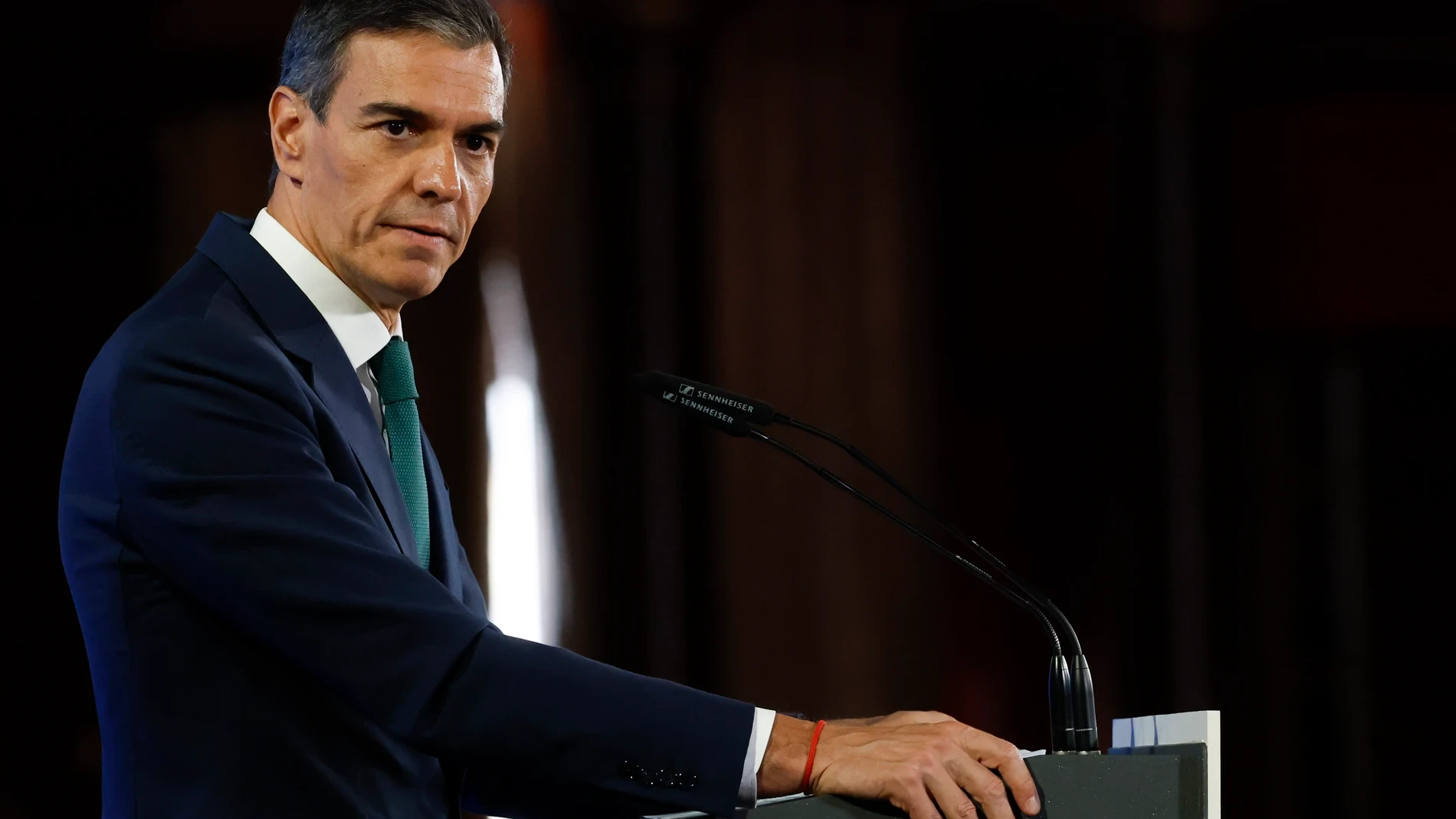 Peinado ayuda a Sánchez y la condena de Ábalos