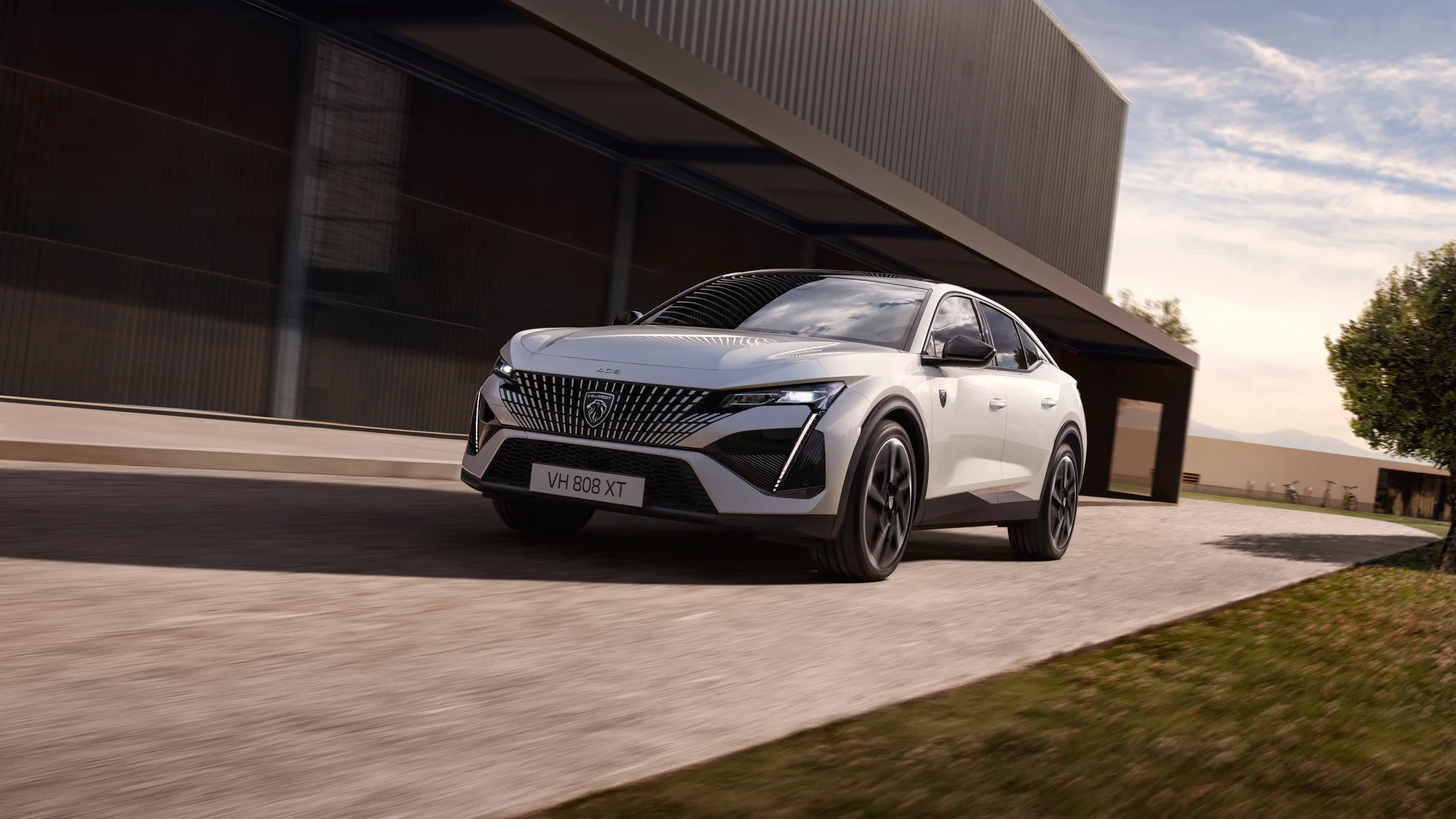 Peugeot 408, elegancia de líneas frente al dominio de los SUV