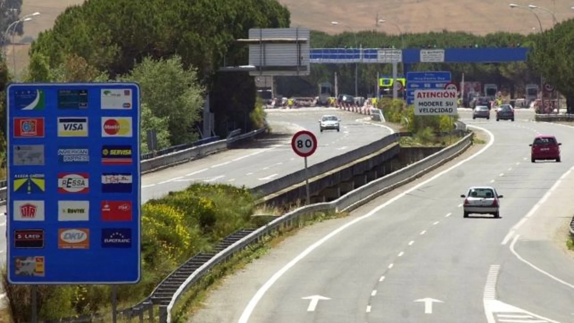 Italia aprueba multas de hasta 173 euros y 4 puntos del carnet utilizar incorrectamente el carril izquierdo en la autopista ¿Existe una sanción similar en España?