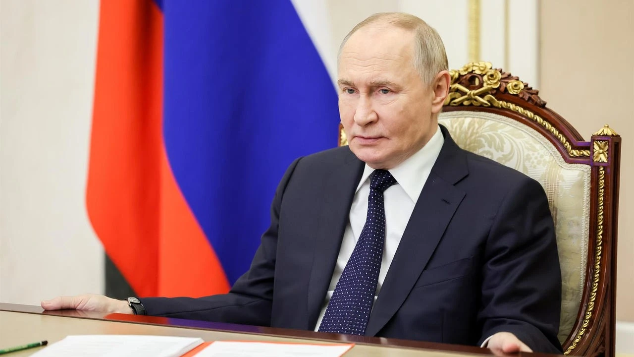 Rusia reitera la disposición de Putin a reunirse con Trump tras la fallida cumpre de Budapest