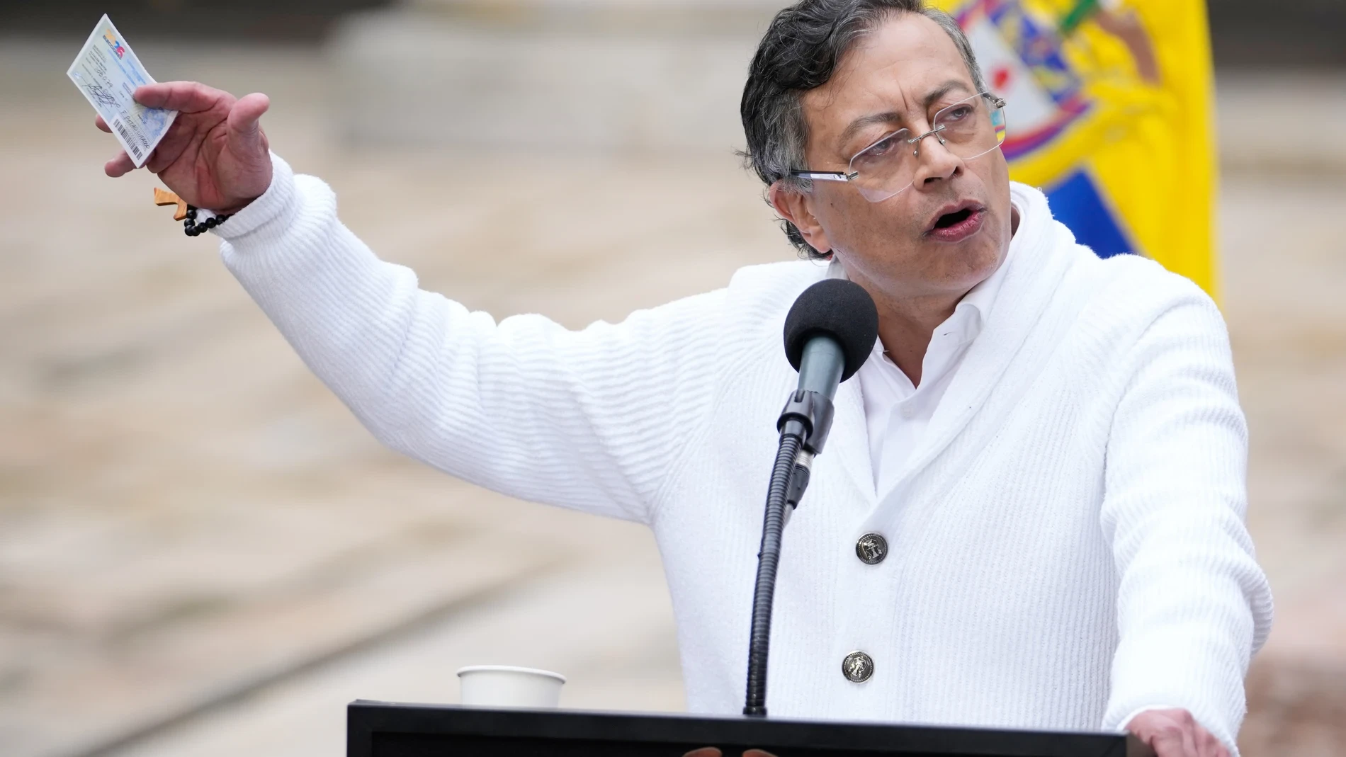 Petro se despide de la presidencia con un legado incompleto